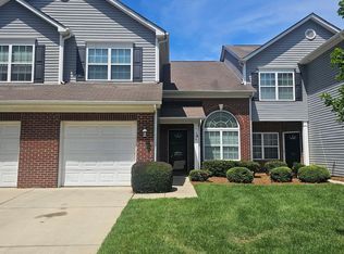 926 Standen Place Ct, Pineville, NC 28134