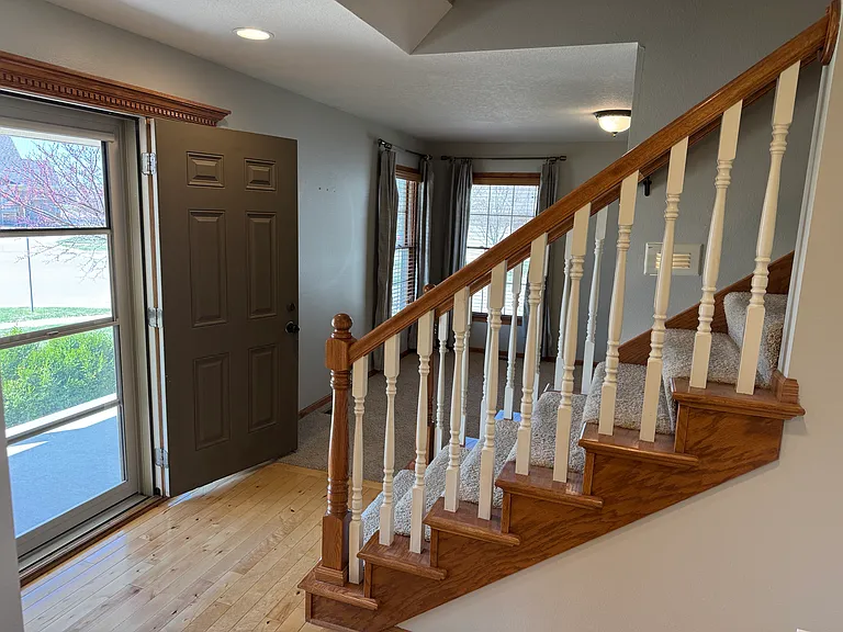 511 NW Benjamin Ct — Photo 10