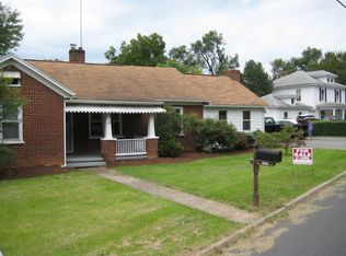 1114 Spring Hill Rd, Staunton, VA 24401