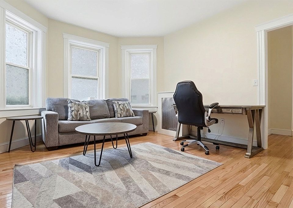 1st image of 131 Park Dr APT 2