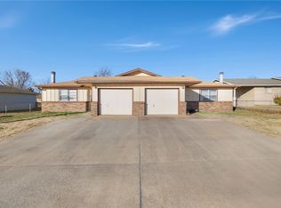 1401/1403 W Price Ln, Rogers, AR 72758