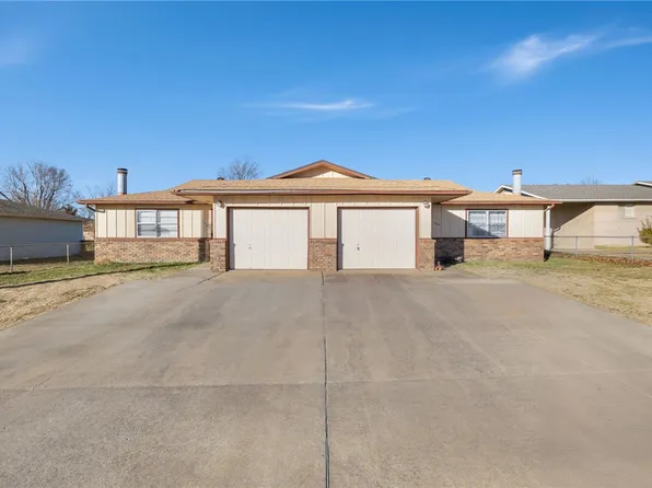 1401/1403 W Price Ln, Rogers, AR 72758