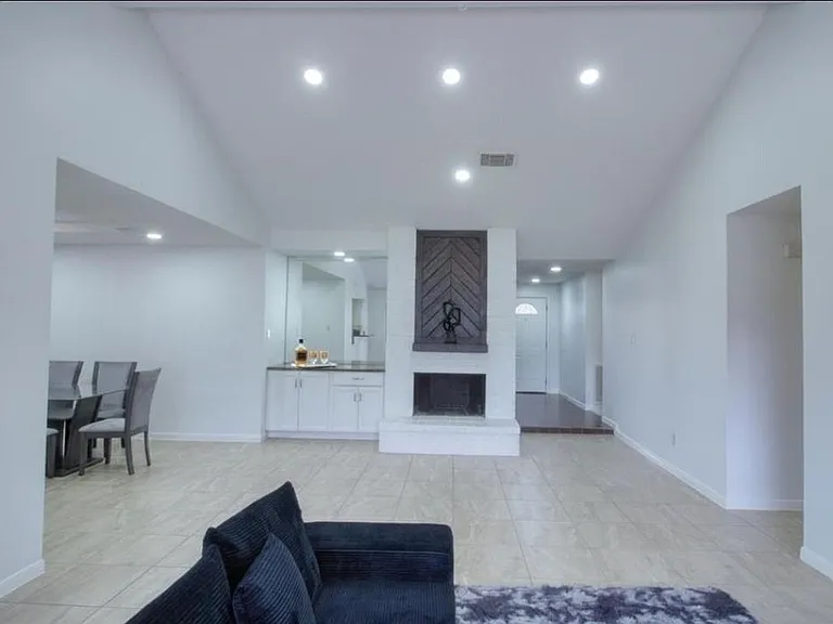 16419 Lost Quail Dr — Photo 3