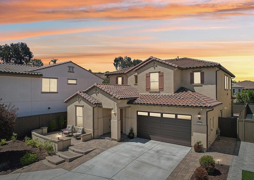 1st image of 106 Flores Ln