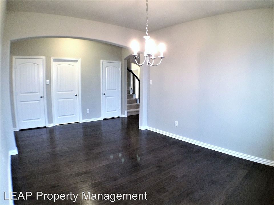 1st image of 1725 Ridge Creek Ln