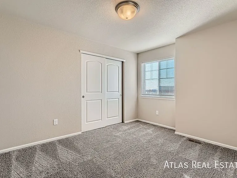 710 Finch Dr — Photo 14