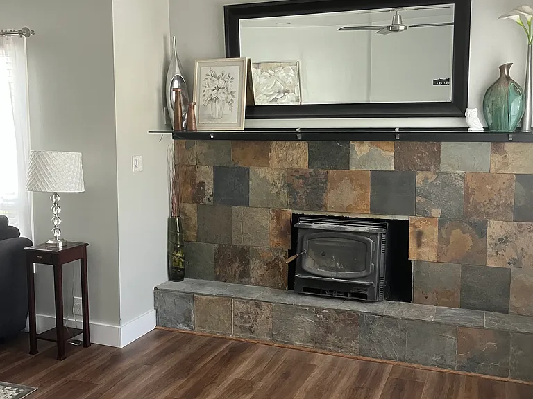 62 Pine St — Photo 3