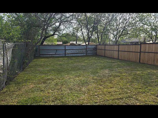 2610 Woodbury St #102 — Photo 29