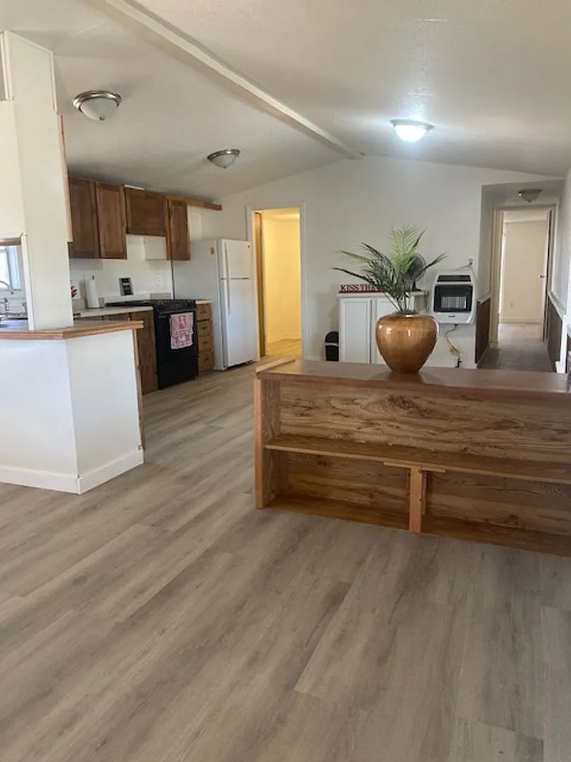3724 CR 458 — Photo 1