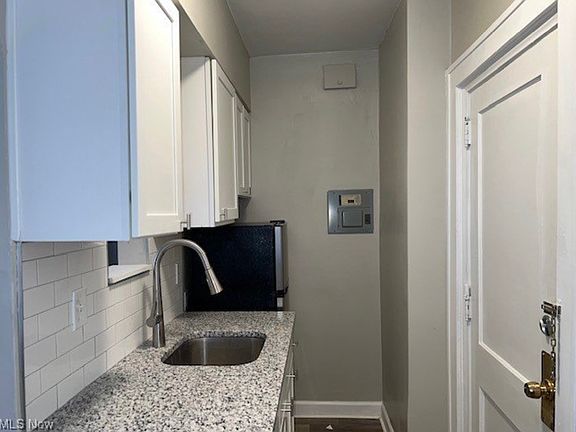 3rd image of 1292 Cove Ave APT 6