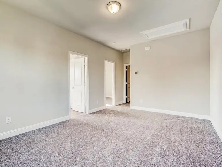 1605 Canals Dr — Photo 29