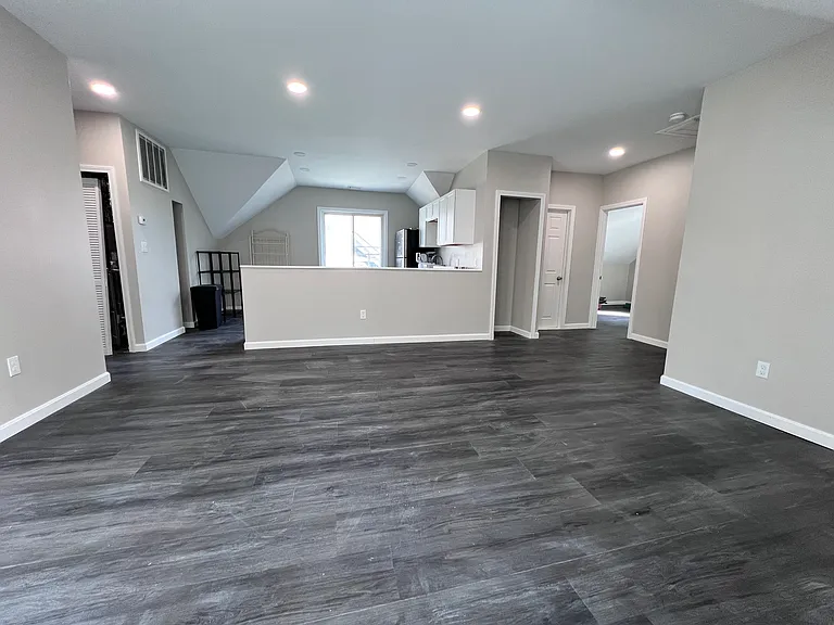 907 Rock St #3 — Photo 2