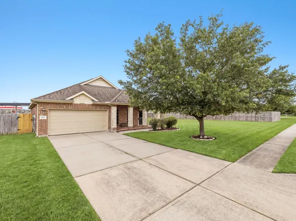 8227 Shady Grove St, Cove, TX 77523