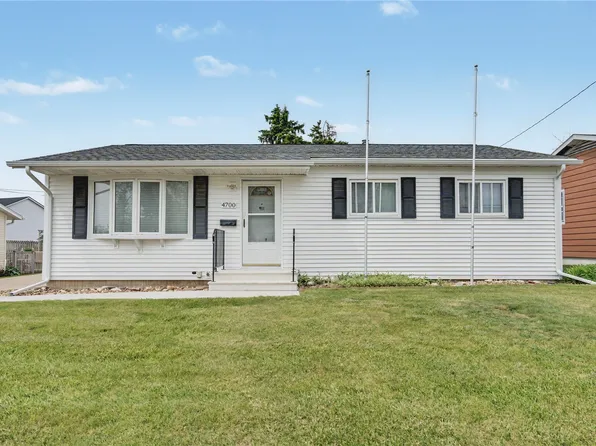 4700 Midway Dr NW, Cedar Rapids, IA 52405