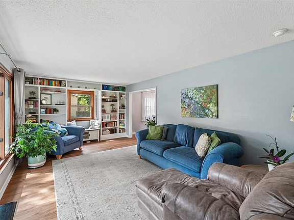 4th image of 4100 83rd St