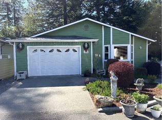 1484 Seacrest Ln, Brookings, OR