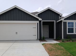 320 Whispering Pine Dr, Royse City, TX 75189