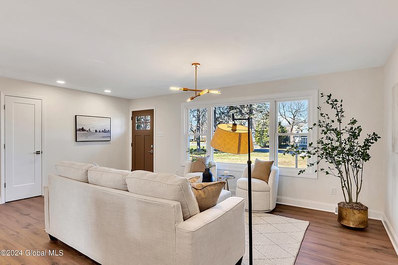 5th image of 2 Noxon Court