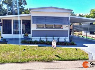 28 Holly Dr, Tavares, FL 32778