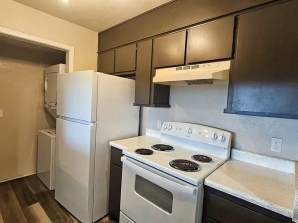 Paramount Square Apartments