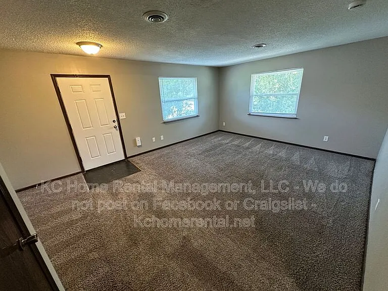 6333 N Wyandotte St — Photo 11
