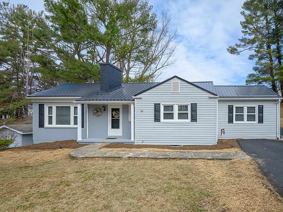 2nd image of 119 Circle Dr