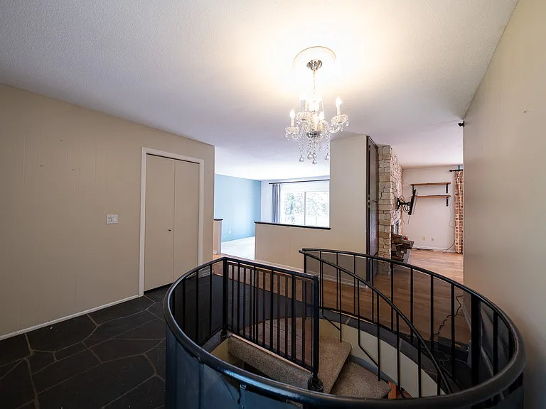 469 Reflection Rd — Photo 8