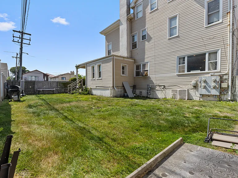 116 Riverside Blvd #1 — Photo 6