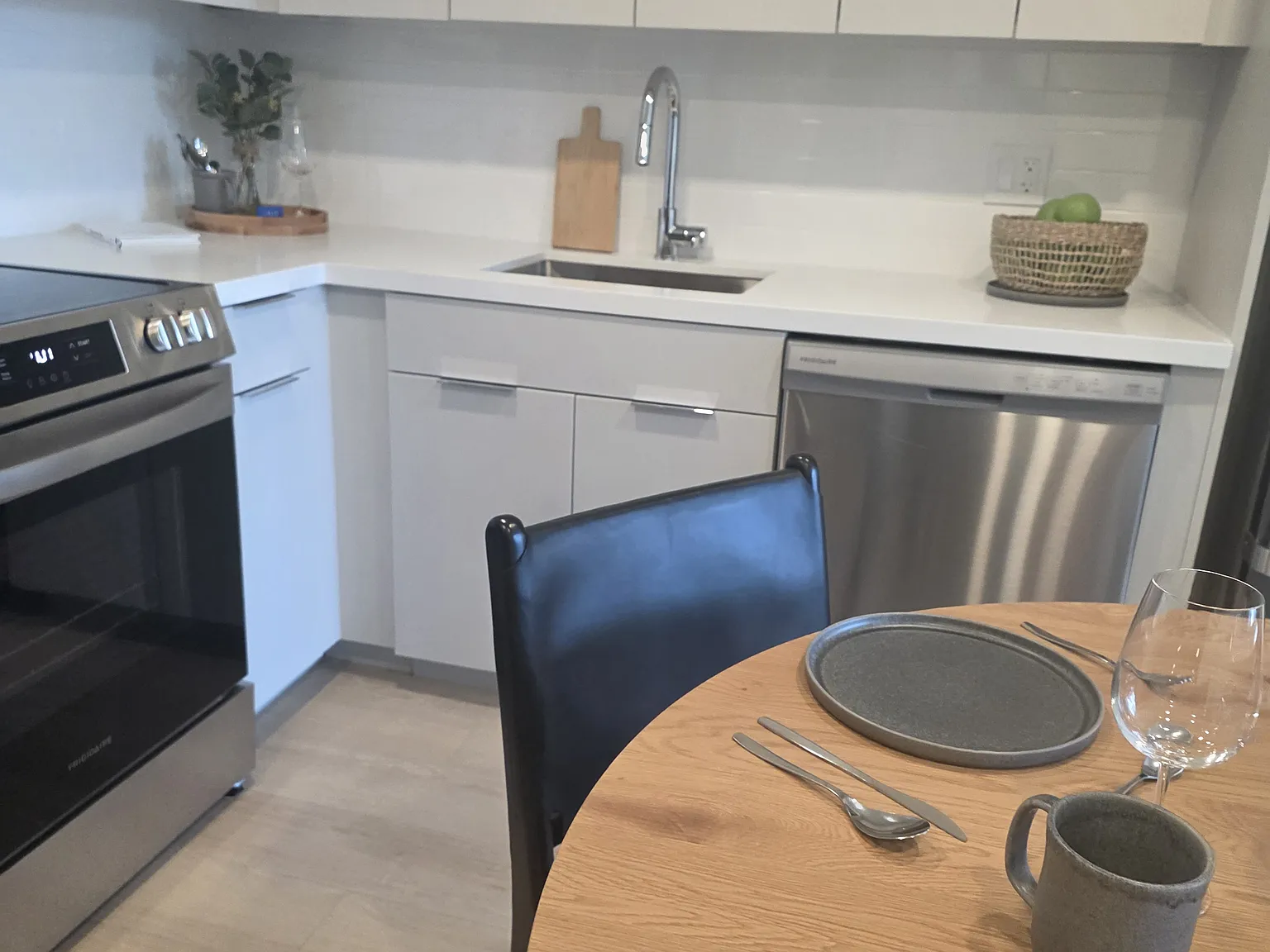 1 bed, 580 sqft, $2,599 — Photo 3