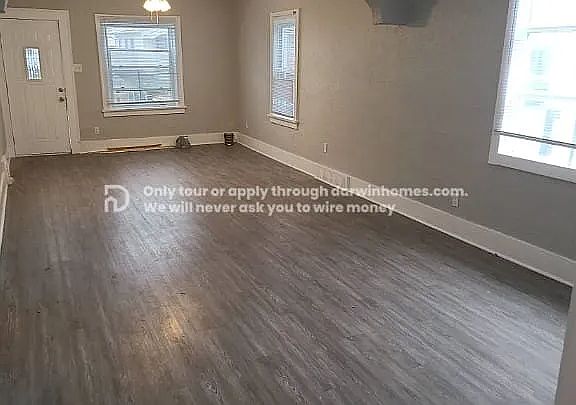 5th image of 207 N Middleboro Ave