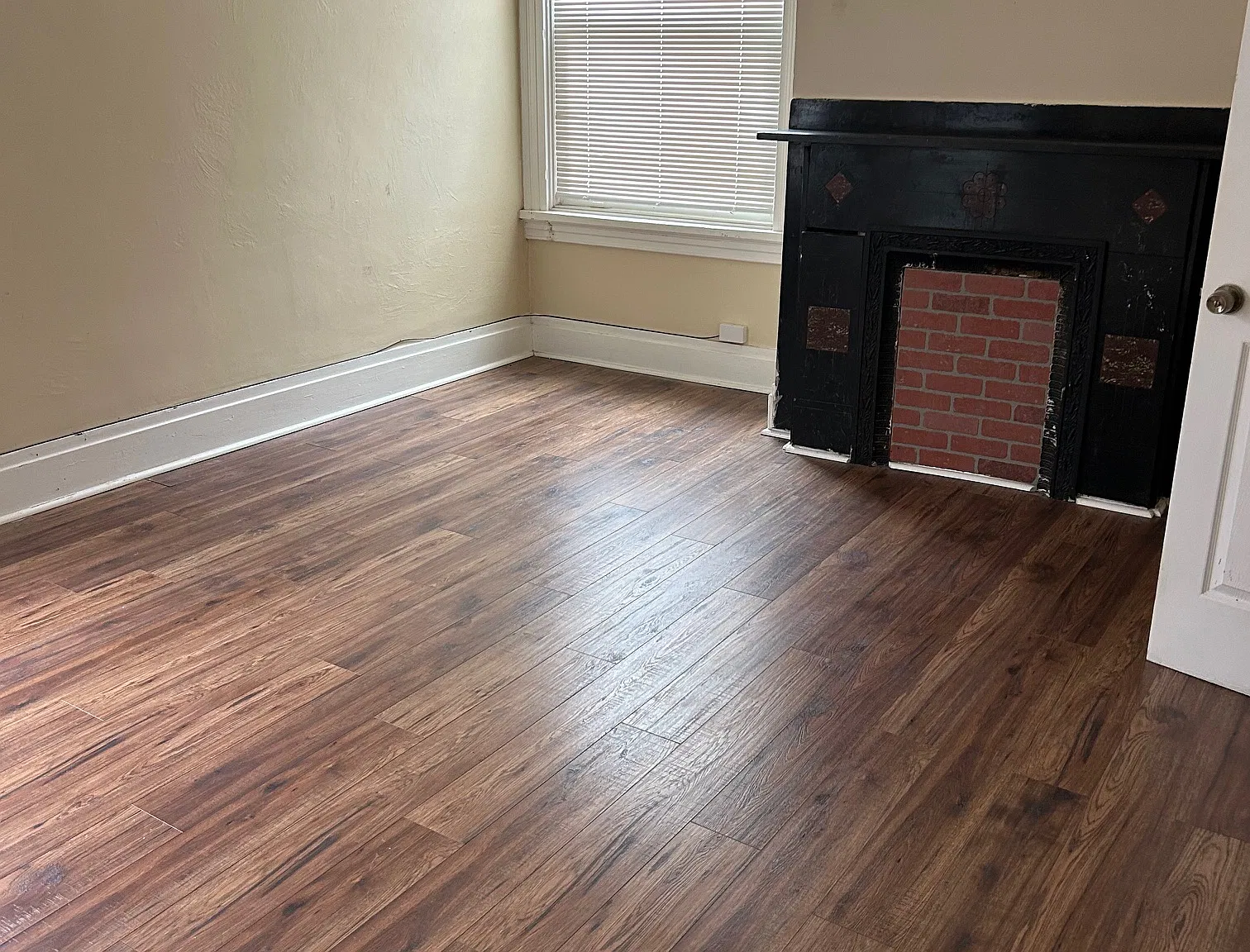 1 bed, 1000 sqft, $1,300 — Photo 3