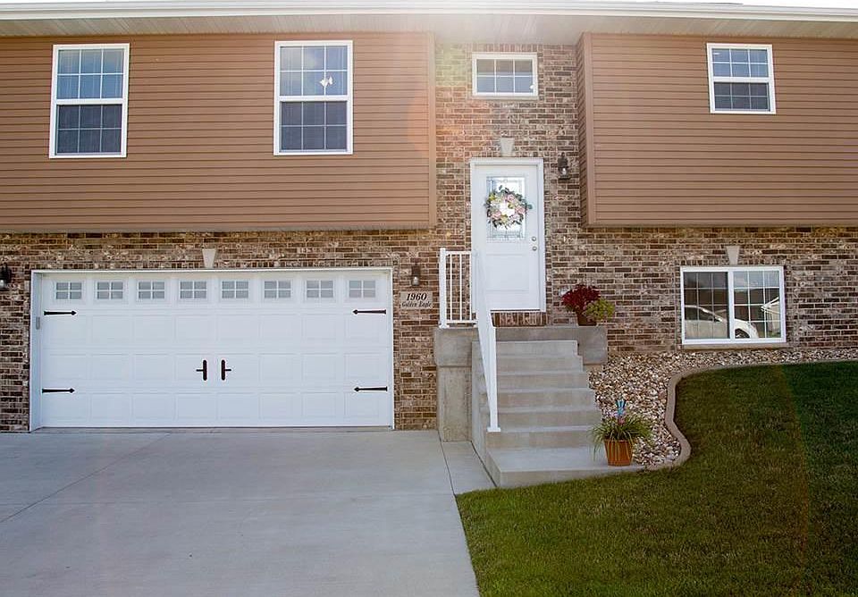 1st image of 1960 Golden Eagle Dr