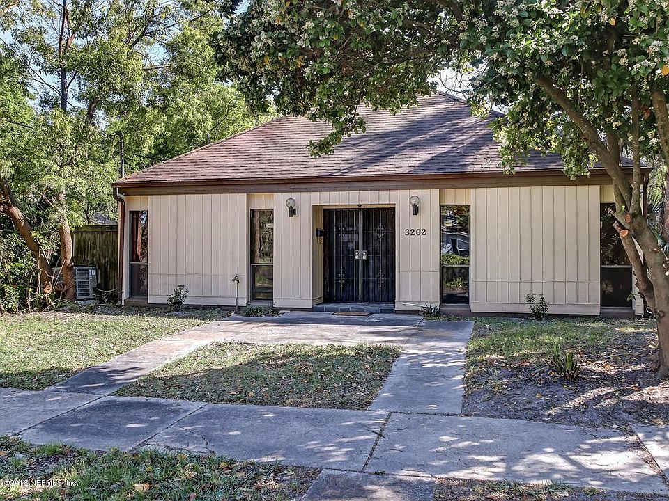 Welcome to 3202 Plum Street