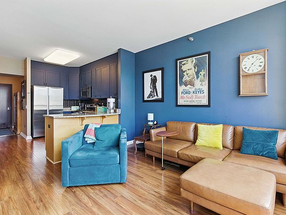 5th image of 33 W Ontario St APT 40C