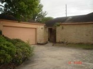 7107 Las Brisas Dr, Houston, TX 77083