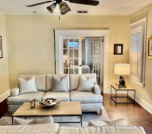 3rd image of 905 E McBerry St #1