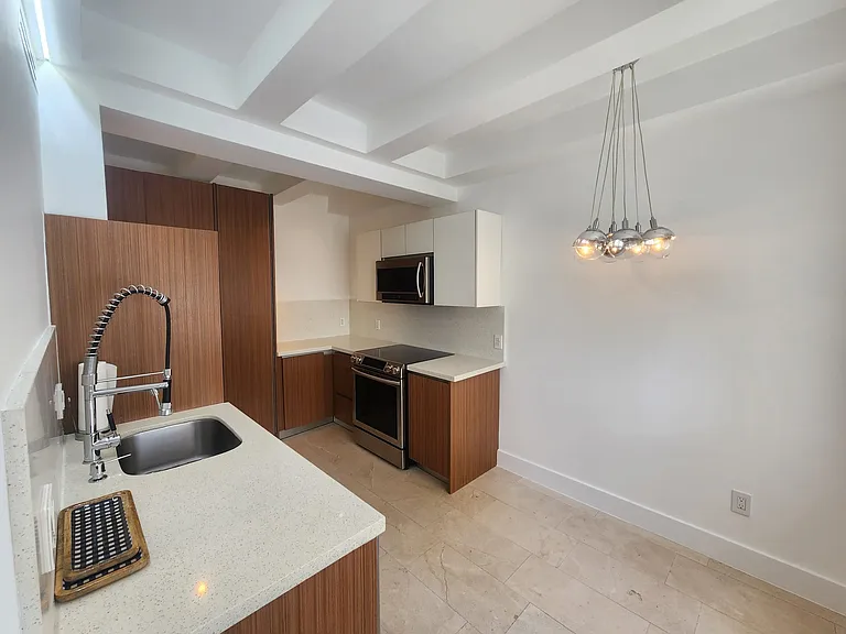 1390 Ocean Dr #402 — Photo 16