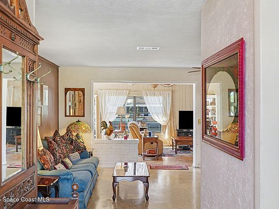 3rd image of 855 Richland Ave