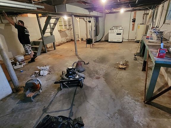 2nd image of 1808 Richards Ave