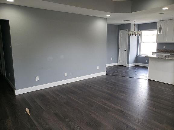 3rd image of 3212 Arbutus Ct