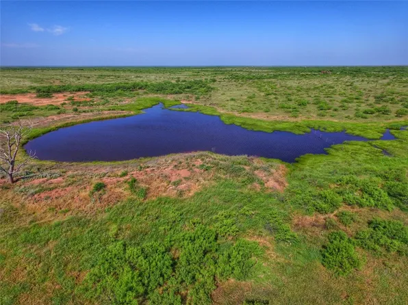 3413 Jennings Rd, Electra, TX 76360
