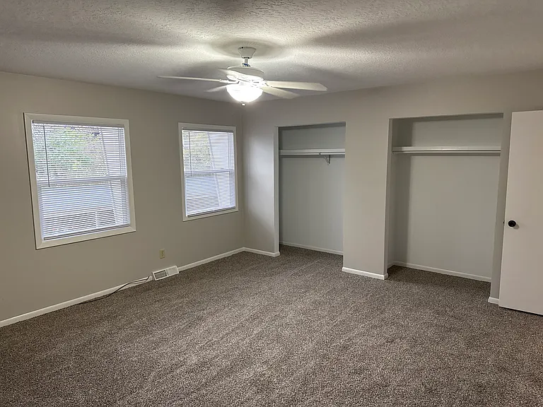 3745 Glen Oaks Blvd #12 — Photo 7