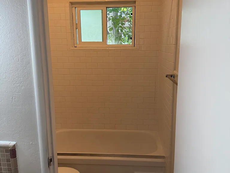 2406 G St — Photo 14