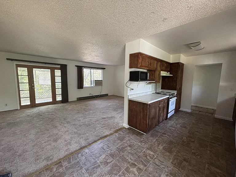 6540 Browns Rd — Photo 2
