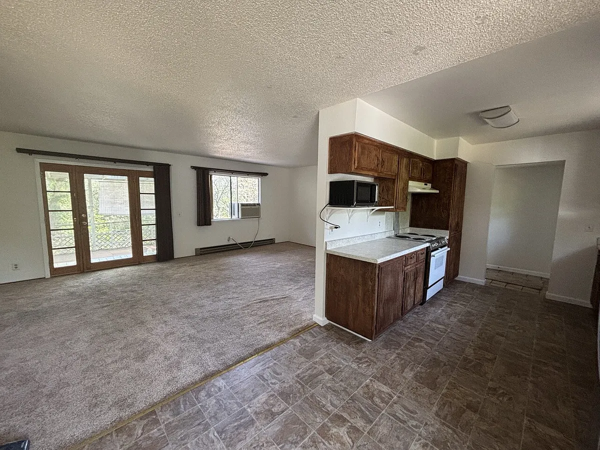 Building Photo - 6540 Browns Rd
