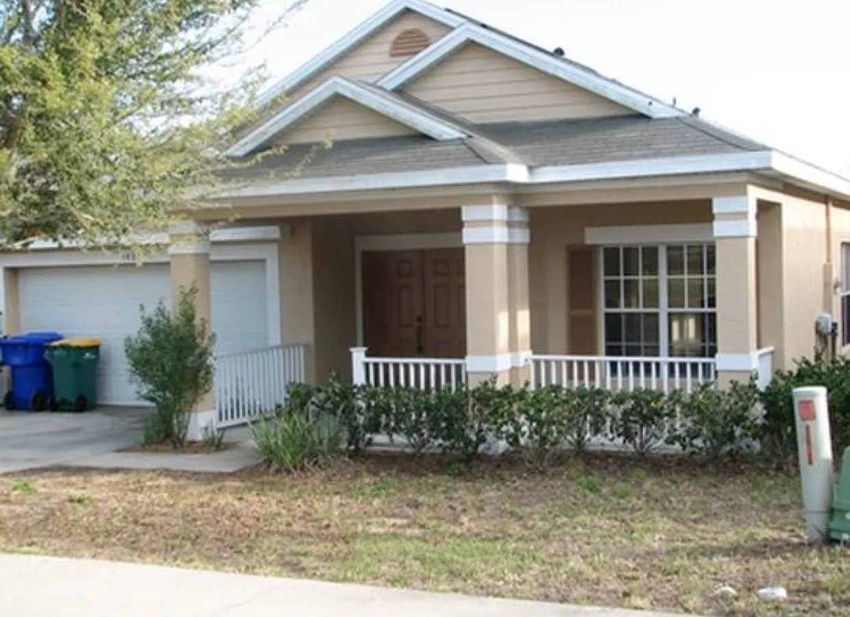 3 bed, 1818 sqft, $2,199 — Photo 2