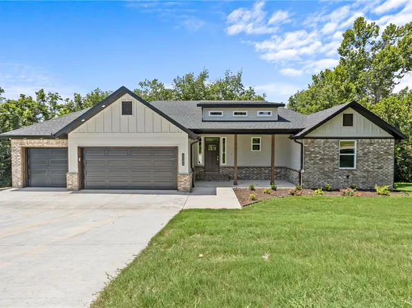 2141 Hopkins Ln, Pea Ridge, AR 72751
