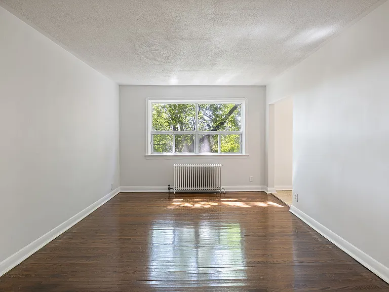 4 Folcroft Ave — Photo 1