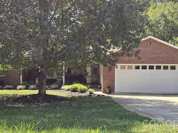 827 Ferndale Dr, Statesville, NC 28677
