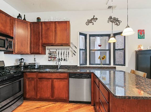 5th image of 1450 N Fairfield Ave APT 2F